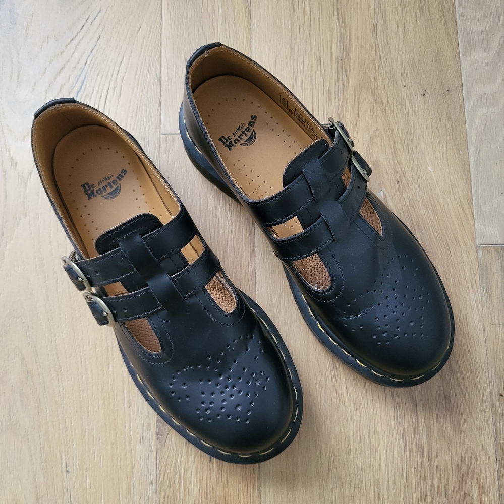Like New Doc Martens Smooth Leather Mary Janes size 8